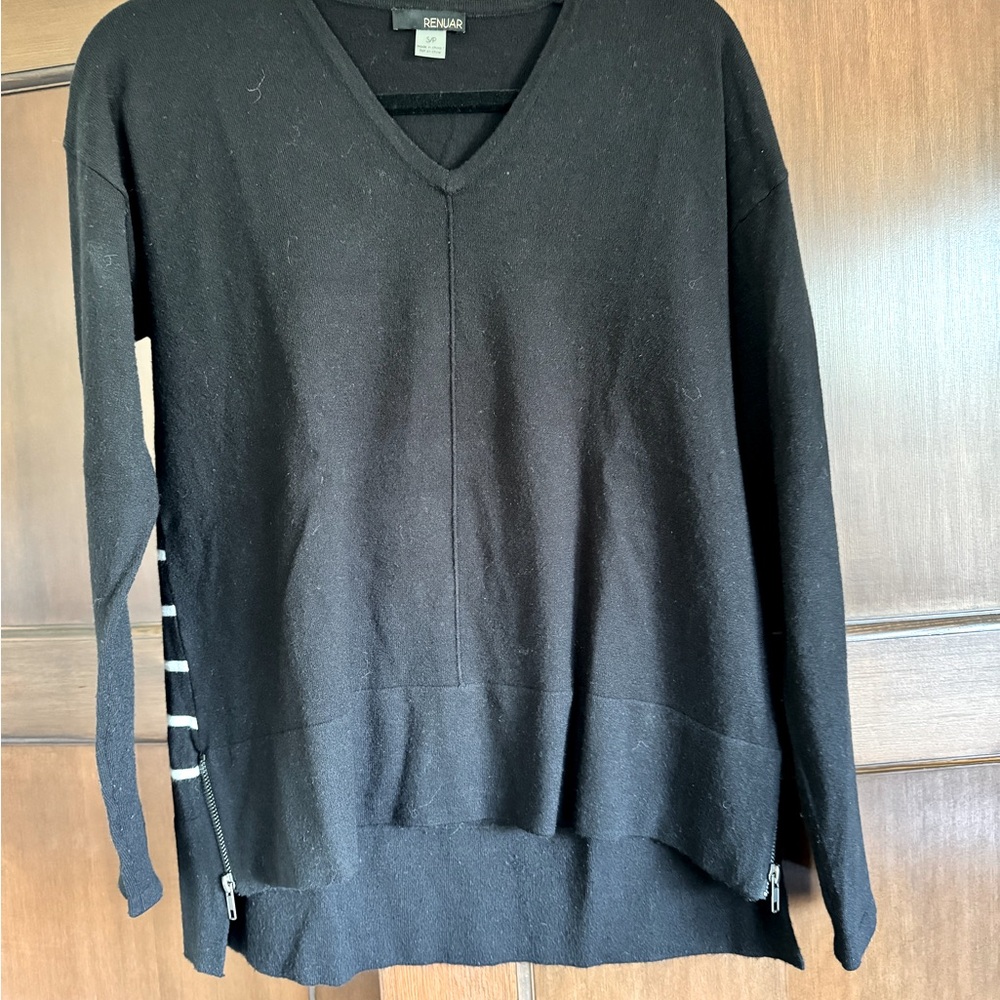 Renaur light sweater black with white stripes on the back S